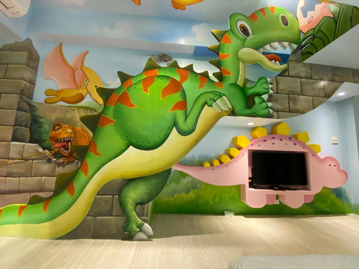 Fun Holiday Family Hostel Tainan Luaran gambar