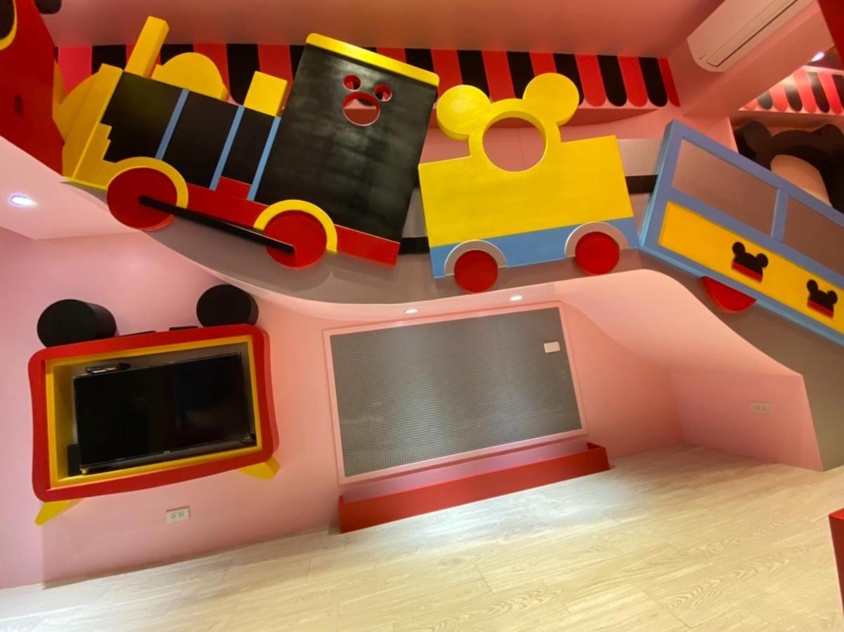 Fun Holiday Family Hostel Tainan Luaran gambar