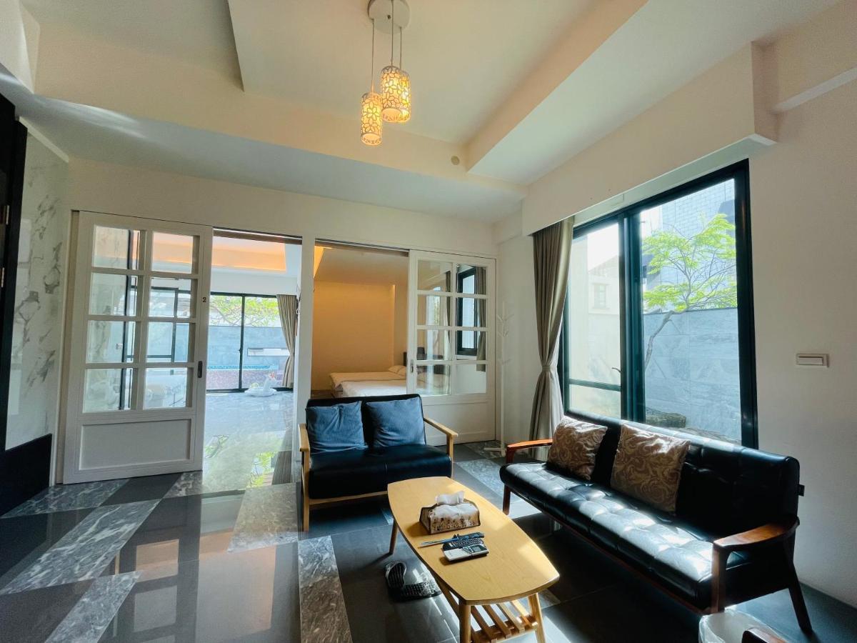 Fun Holiday Family Hostel Tainan Luaran gambar