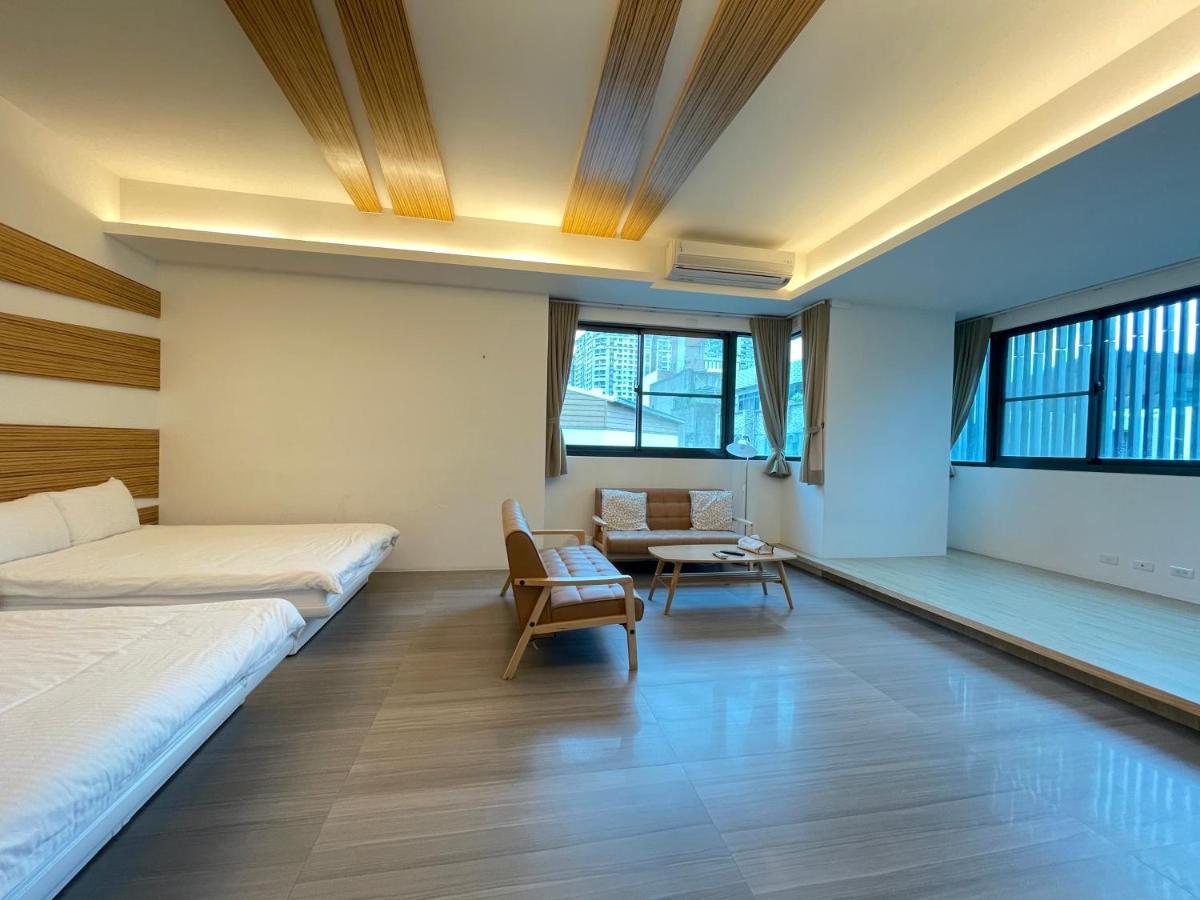 Fun Holiday Family Hostel Tainan Luaran gambar