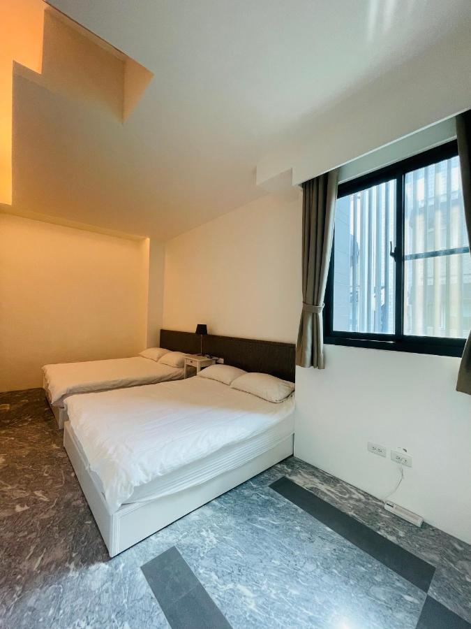 Fun Holiday Family Hostel Tainan Luaran gambar