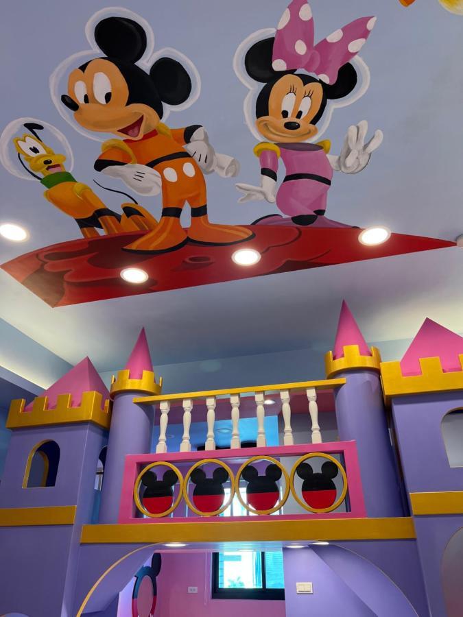 Fun Holiday Family Hostel Tainan Luaran gambar