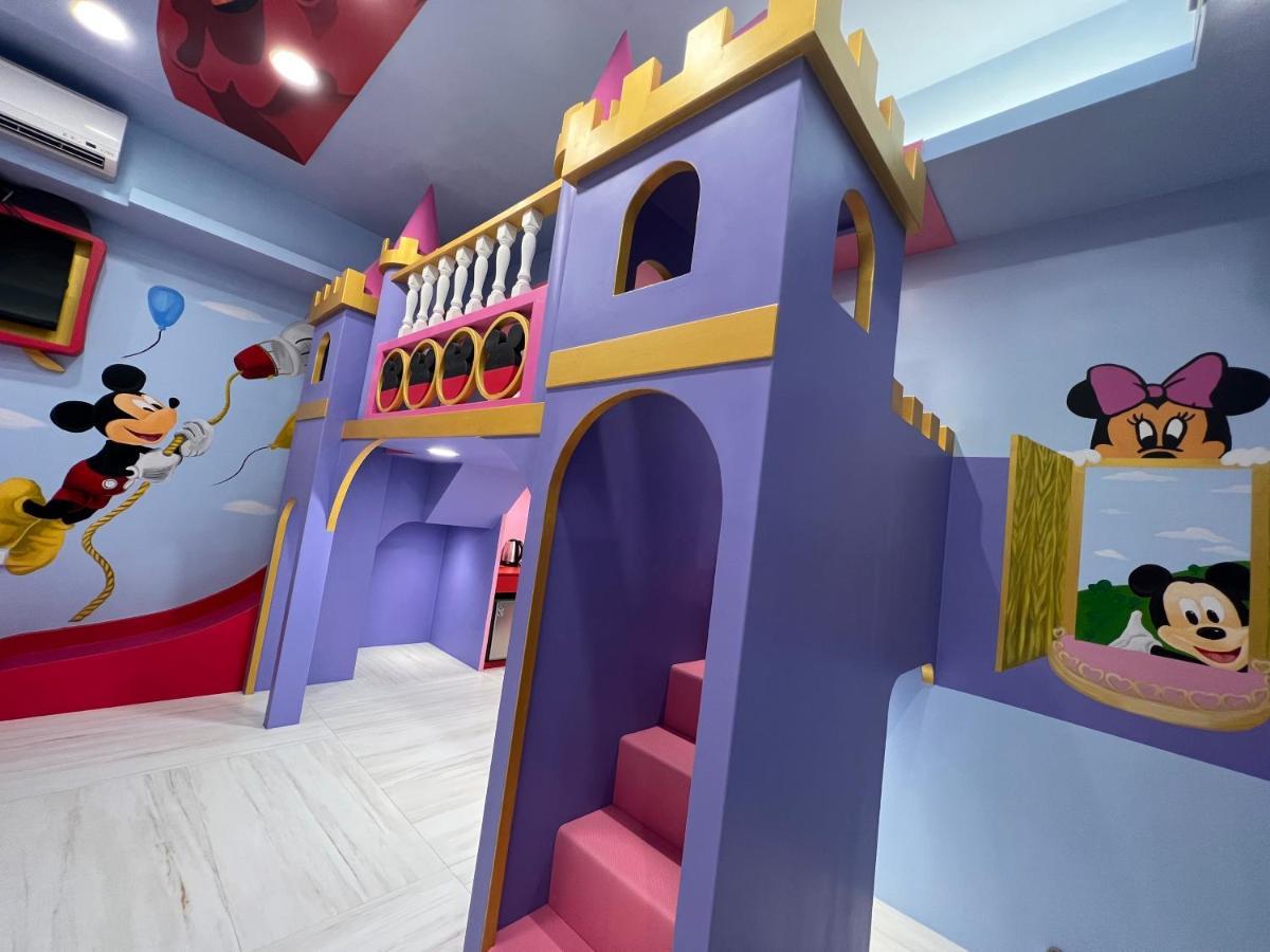 Fun Holiday Family Hostel Tainan Luaran gambar