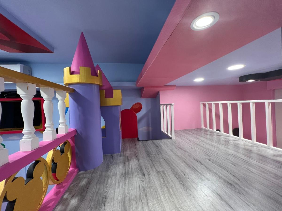 Fun Holiday Family Hostel Tainan Luaran gambar