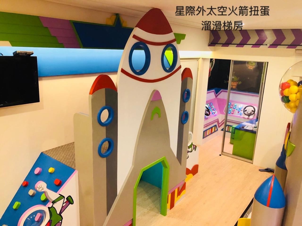 Fun Holiday Family Hostel Tainan Luaran gambar