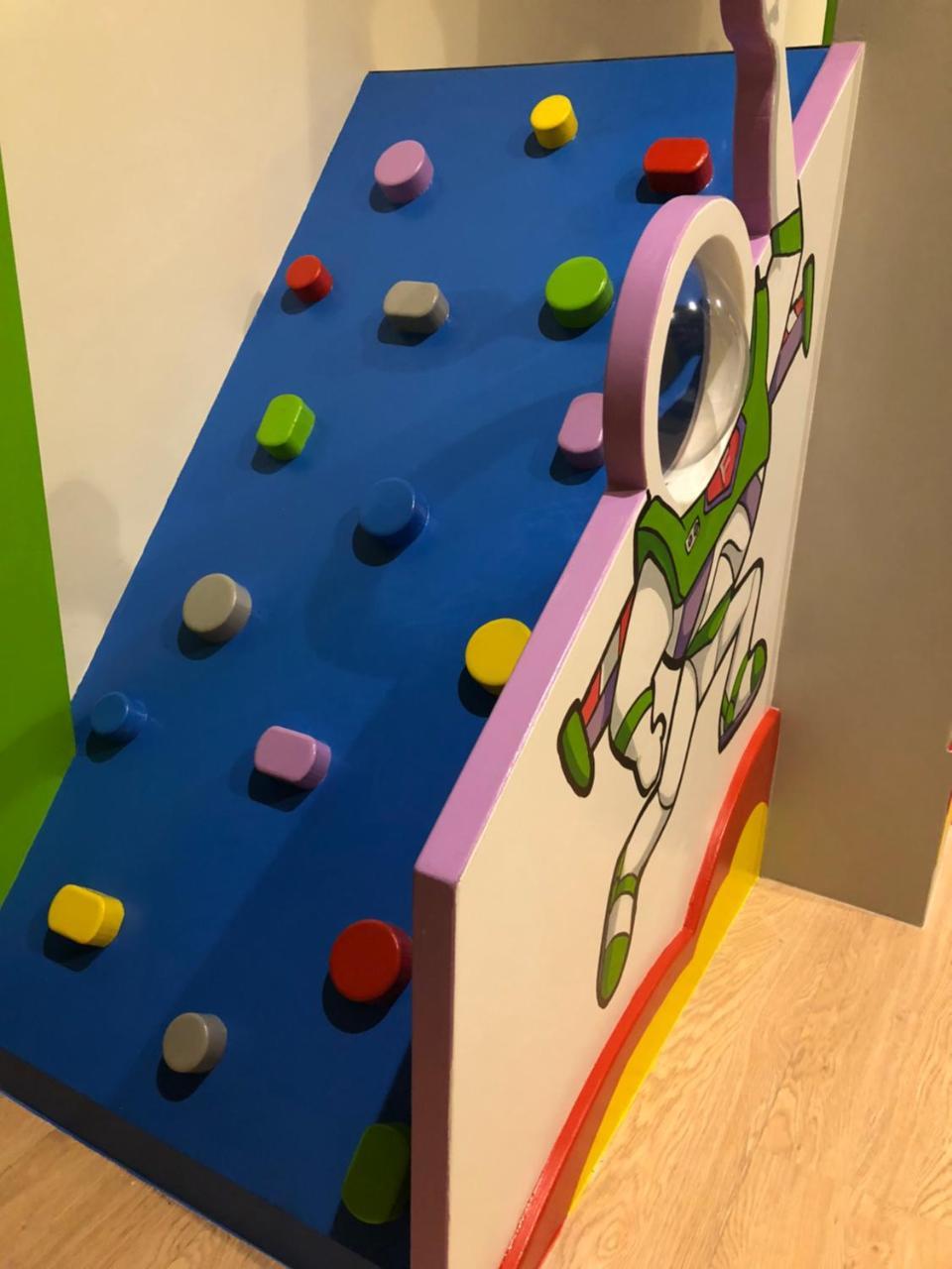 Fun Holiday Family Hostel Tainan Luaran gambar